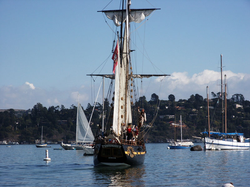 23_leaving_marina